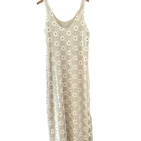 THE LOVELY DAISY~ Sheer overlay. Perfect for Summer. SZ M/L - Picture 4 of 6